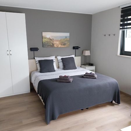 Elvis Presley Private Studio With Kitchen And Airconditioning Goes Eksteriør billede
