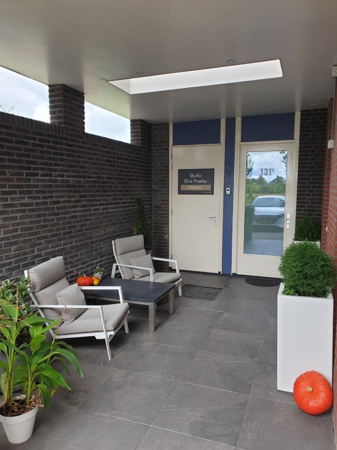 Elvis Presley Private Studio With Kitchen And Airconditioning Goes Eksteriør billede